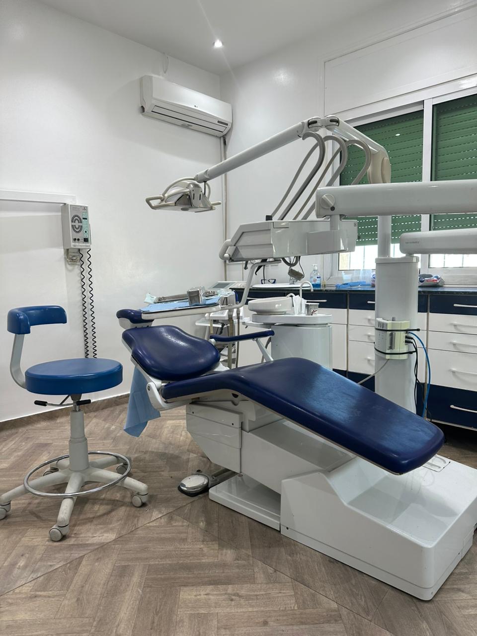 Salle de soins fauteuil dentaire AB Smile
