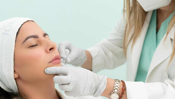 Skinbooster et Biorévitalisation à Casablanca : Prix 2026