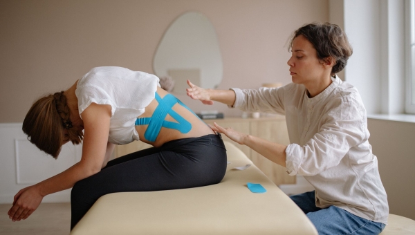 Hernie discale : symptômes, traitement médical et quand opérer