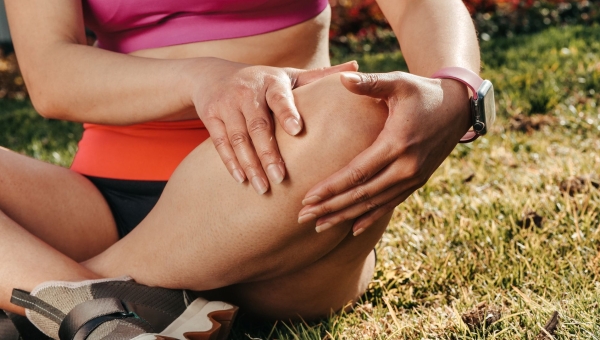 Arthrose du genou (gonarthrose) : symptômes, stades et traitements