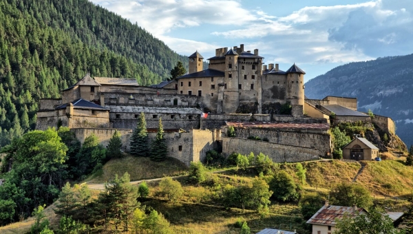 Se soigner en Andorre : convalescence, bilans de longévité et séjours santé — Guide complet 2026