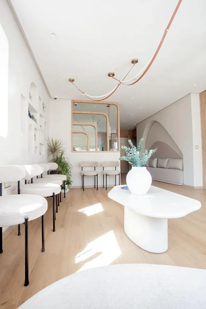Salle d'attente du Centre Maroc Fertilité, centre de PMA à Casablanca